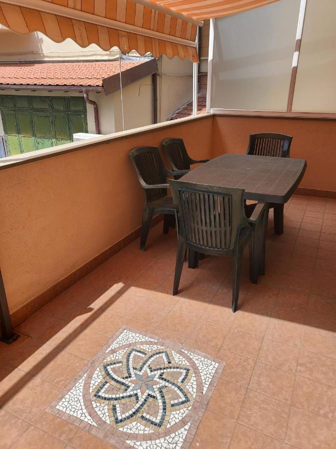 The Shell Apartment Bordighera Exterior photo